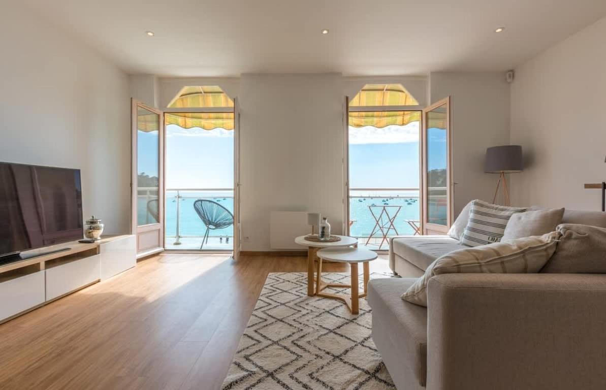 Les Pieds Dans L'Eau - Bel Appartement - Vue Mer Cancale Exterior photo